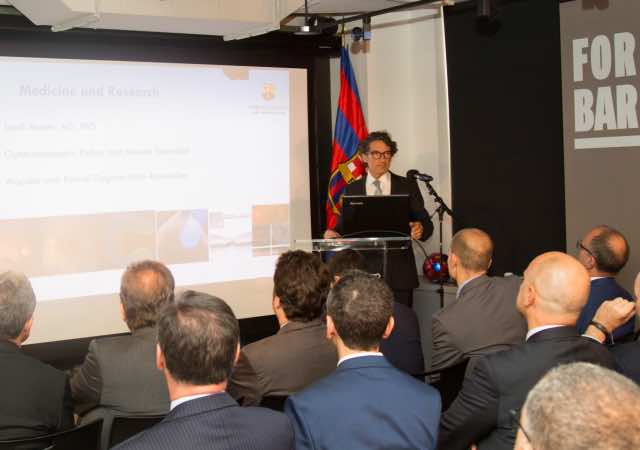 Dr. Jordi Monés, durante la presentació en Nueva York del FCB Universitas